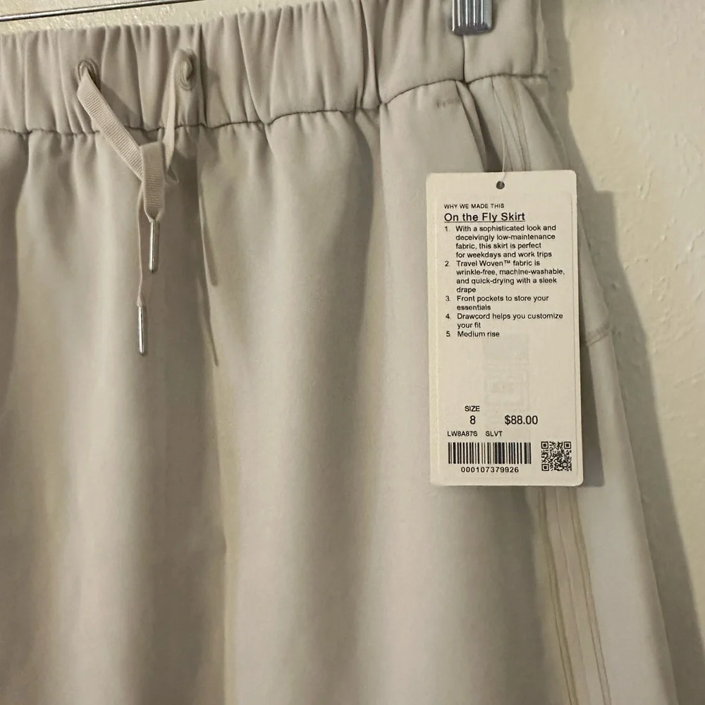 NWT Lululemon On The Fly Skirt *Woven
Silverstone​​​​ - Picture 10 of 11